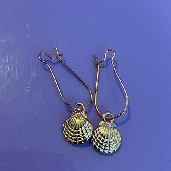 NEW!💙💎ADORABLE! SEASHELLS! DROP EARRINGS!💎💙GOLD💛TONE FREE GIFT & GIFT WRAP! - Picture 5 of 6